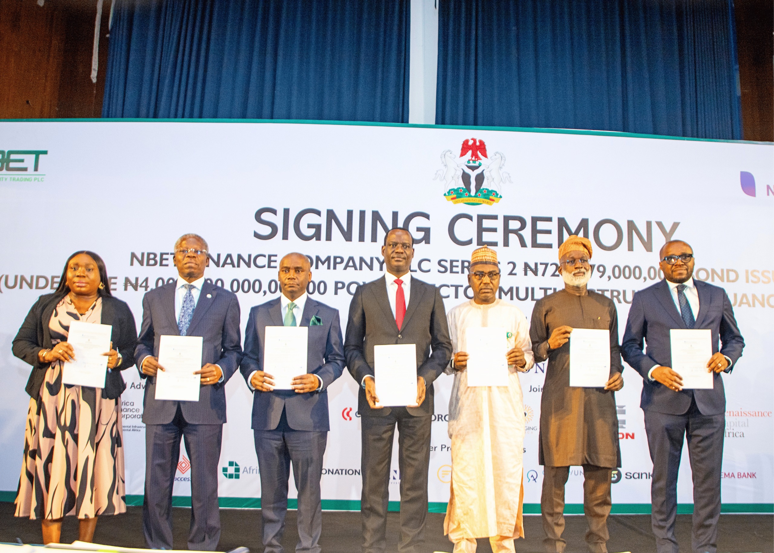 L-R : Onyebuchim Obiyemi, Director & Head, Investment Banking, CardinalStone Partners Limited; Ayodeji Gbeleyi, Director-General, Bureau of Public Enterprises; Akin Odeyemi, MD/CEO, Nigerian Bulk Electricity Trading Plc (NBET); Taiwo Oyedele, Honourable Minister of Finance and Coordinating Minister of the Economy; Alhaji Mahmuda Mamman, Permanent Secretary, Ministry of Power; Lanre Babalola, Special Adviser to the President on Power and Michael Nzewi, Group Managing Director, CardinalStone Partners Limited, at the signing ceremony for the ₦728.97 billion Series 2 Power Sector Bond in Abuja. The transaction is aimed at addressing verified legacy obligations in the power sector and strengthening liquidity across the electricity value chain.